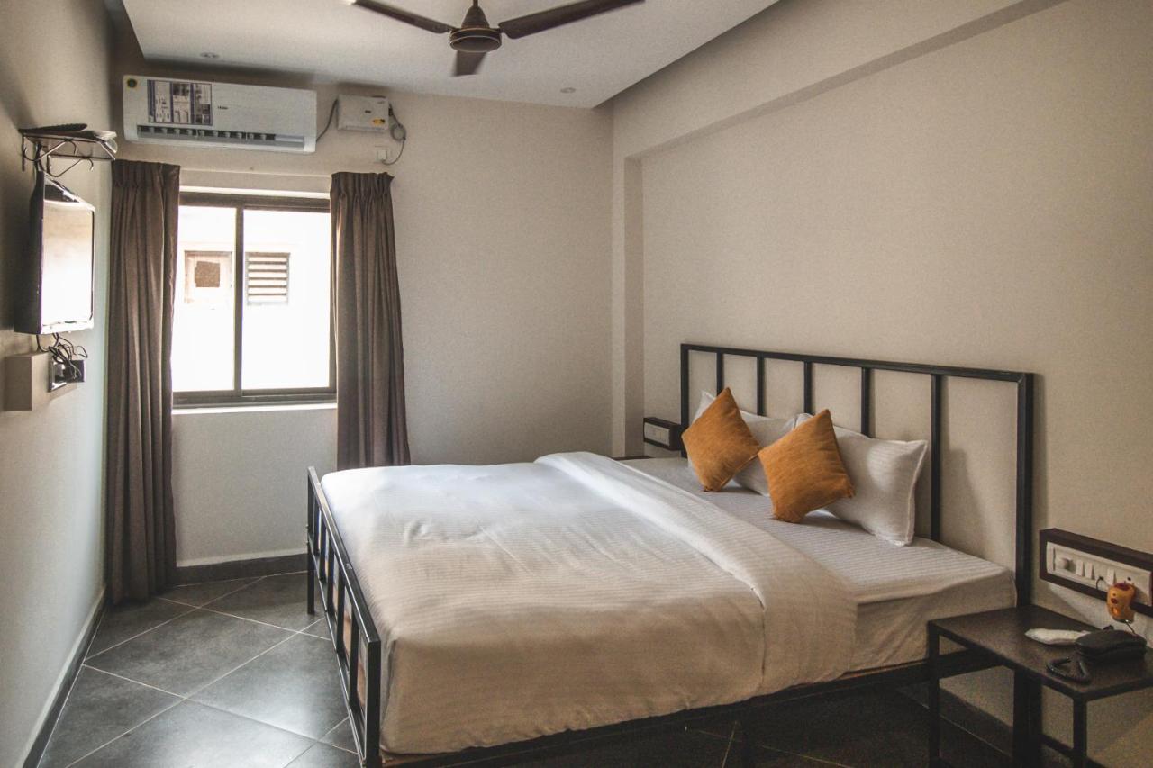 Amber Rooms Porvorim Bagian luar foto